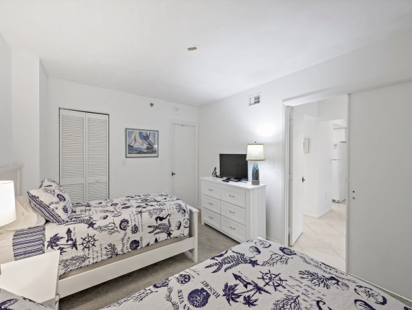 Stunning Lanai Overlooking the Gulf & Beach